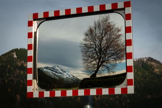 Straßenausstattungen Spiegel für Totenwinkel